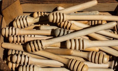 Tahtadan yapılmış ballı şeker seti.