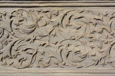 Osmanlı mermeri, çiçek desenli oyma sanat eserleri