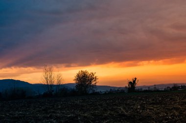 Kırsal ve kırsal alanlarda gün batımı