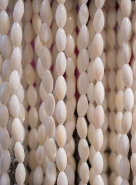 Çeşitli renkte tespih seti