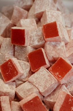 Geleneksel Türk Lokum şekeri ile kaplanmış yumuşak şekerler