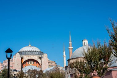 Ayasofya, Bizans mimarisinin dünyaca ünlü anıtı.