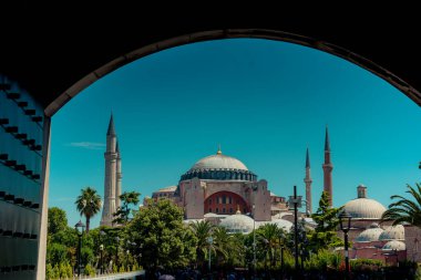 Ayasofya, Bizans mimarisinin dünyaca ünlü anıtı.