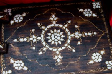 Osmanlı sanatı İnci kaküllerin Anası örneğidir