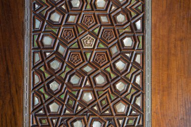 Osmanlı sanatı İnci kaküllerin Anası örneğidir