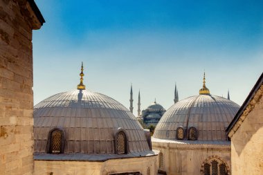 İstanbul 'daki Osmanlı tarzı caminin dış görünüşü