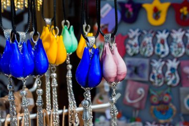 Çarşı 'da lale şekilli el sanatları sanatı