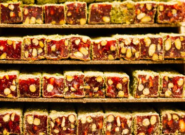 Bir sürü geleneksel Türk Lokum şekeri.