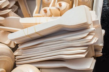 Tahtadan yapılmış çay kaşıkları.