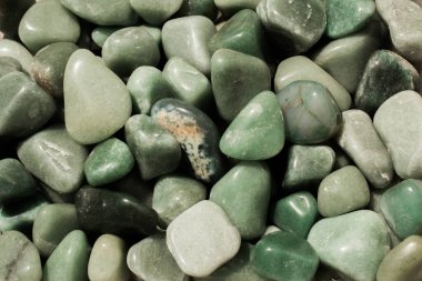 Maceracı taş, doğal mineral kaya numunesi olarak.