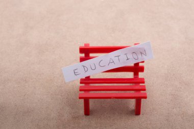 Okul temasına eğitim başlığıyla dönüş