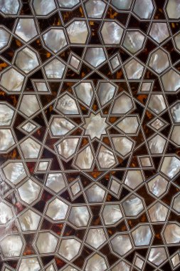 Osmanlı sanatı İnci kaküllerin Anası örneğidir