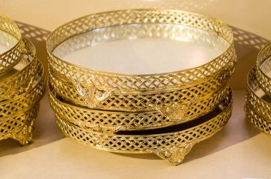 Taditional Türk metal plakalar pazarda