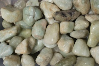 Doğal mineral kaya numunesi olarak aquamarine (mavi beril) değerli taş