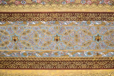 Osmanlı zamanının çiçek desenli örneği