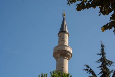 Bir caminin Minaresi 'nin dış görünüşü. Türkiye 'ye Seyahat kavramı
