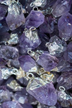 Çiğ menekşe ametist kaya kristal ametist ezoterik