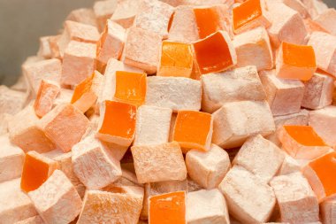 Türk tatlıları geleneksel tarzda yapılıyor