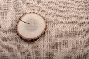 Arkaplan olarak kesilmiş tahta günlük dokusu