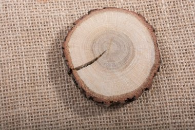 Arkaplan olarak kesilmiş tahta günlük dokusu