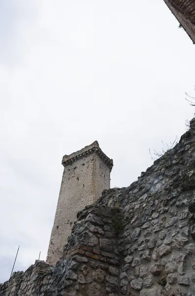 Pacentro Abruzzo Italia Las Imponentes Torres Del Caldora Del Castillo —  Fotos de Stock