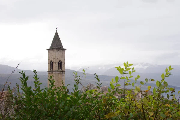 Pacentro Abruzzo Italië Detail Van Klokkentoren Van Moederkerk Met Achtergrond — Stockfoto