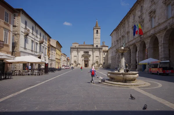 Ascoli Piceno Marken Piazza Arringo Und Kathedrale Emidio — Stockfoto