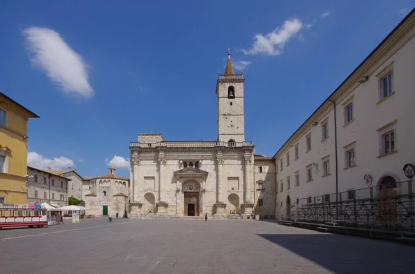 Ascoli Piceno Marche意大利 Piazza Arringo和S Emidio主教座堂 — 图库照片
