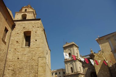 Lanciano - Abruzzo - San Francesco Kilisesi ve Katedralin çan kulesi