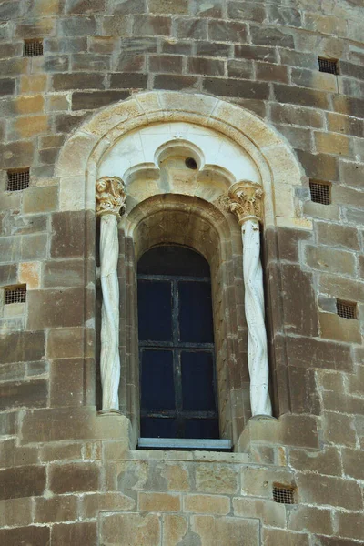 Фоссачезия Абруццо Средневековая Церковь Сан Джованни Венере Деталь Окна — стоковое фото