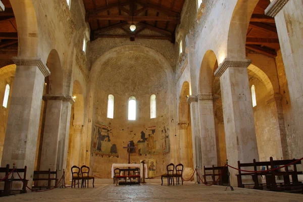 Serramonacesca Abruzzo Abbey San Liberatore Maiella Central Nave — стокове фото