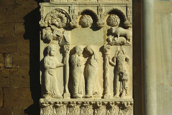 Fossacesia Abruzos Abadía San Giovanni Venere Detalle Bajorrelieve Del Portal — Foto de Stock