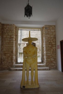 Capestrano 'nun (AQ) ünlü Capestrano Savaşçısı' nın kopyası..