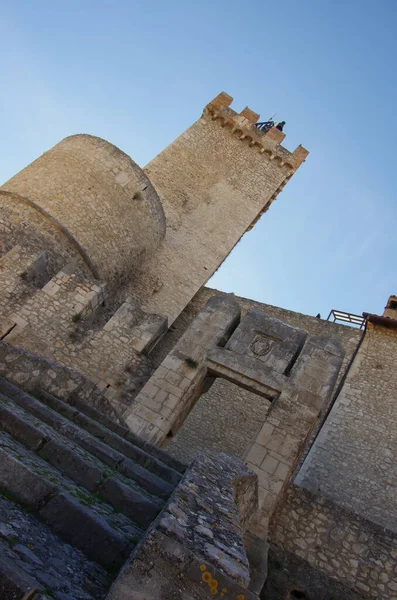 Castello Piccolomini Capestrano บหอคอยท งดงาม Abruzzo — ภาพถ่ายสต็อก