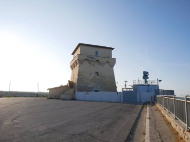 Punta Penna - Vasto - Abruzzo - 16. yüzyıldan kalma kare planlı kıyı kulesi