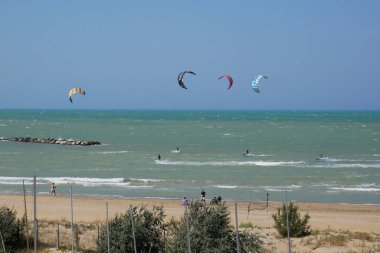 Pescara - Abruzzo - Denizde uçurtma