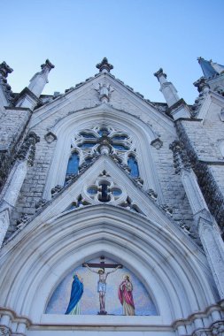 Castelpetroso - Molise -Bazilika Minore dell 'Addolorata Sığınağı Neo-Gotik tarzda