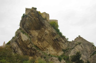 Roccascalegna - Abruzzo - Küçük Abruzese köyünün ortaçağ kalesi sembolü