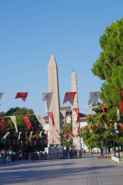 İstanbul - Türkiye - Sultanahmet Antik Hipodromu, çeşitli camileri ziyaret eden pek çok turist için bir dönüm noktası