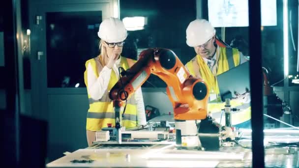 Εργαστήριο Ρομποτικής Δύο Μηχανικούς Ασφάλεια — Αρχείο Βίντεο