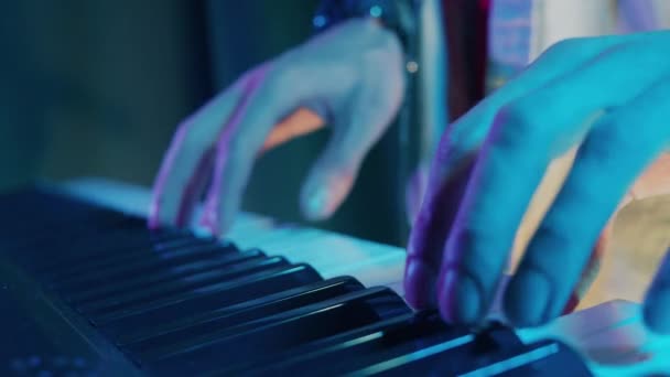 Close Musicians Hands Playing Keyboard — Stockvideo