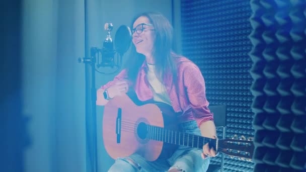 Lady Guitar Player Getting Recorded Professional Studio — Stock Video
