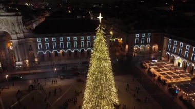 Lizbon, Portekiz 'de Noel ağacı. İHA atışı.