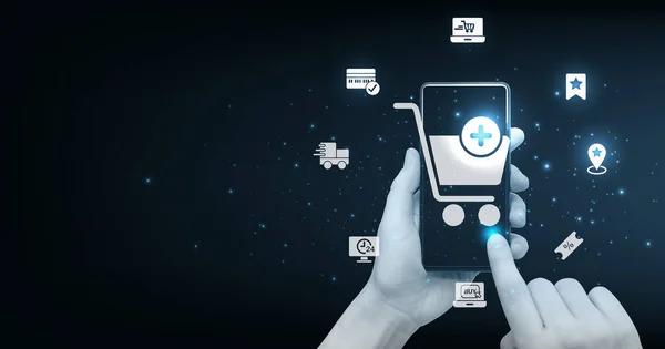 İş kadını, kredi kartı, dağıtım kamyonu, online alışveriş konsepti için satış yüzdesi gibi sanal alışveriş arabası ve e-ticaret simgeleriyle cep telefonu teması kullanıyor.