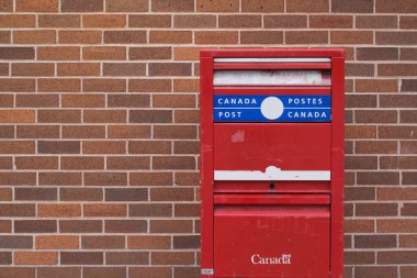 Stewiacke, Kanada - 29 Mayıs 2021: Kanada Posta Kutusu. Canada Post Corporation Kanada 'nın ana posta hizmeti sağlayıcısıdır ve bir krallık şirketidir..