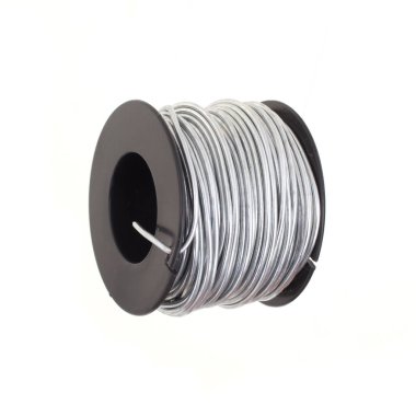 14 kalibrelik çelik kablo beyaza izole edildi.