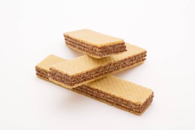 Çikolata aromalı gofretler beyaz üzerine