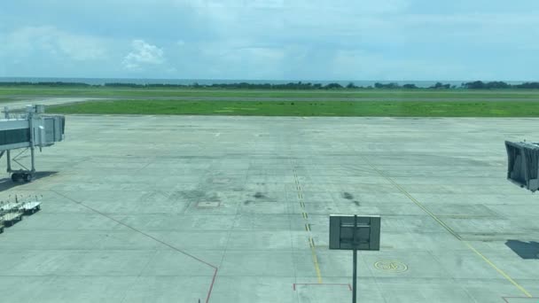 Zeitraffer Des Flugzeugs Flughafen — Stockvideo