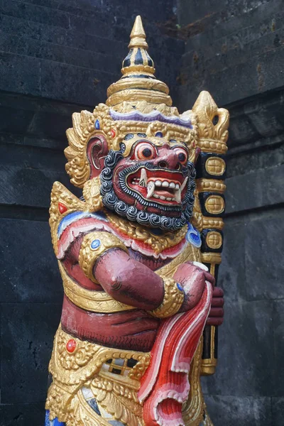 Socha Před Chrámem Bali — Stock fotografie