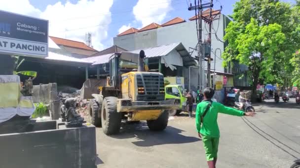 Bali Indonezja Marca 2023 Śmieciarka Przewozi Śmieci Wysypisko — Wideo stockowe